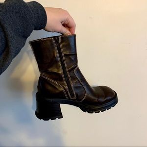 Super cute vintage brown boots
